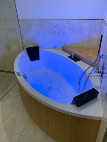 Einbau der Badewanne Einbau der Badewanne